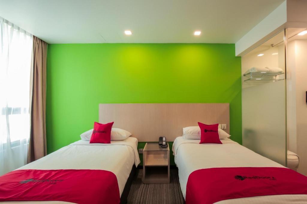 Reddoorz Premium @ Balestier Hotell Singapore Eksteriør bilde